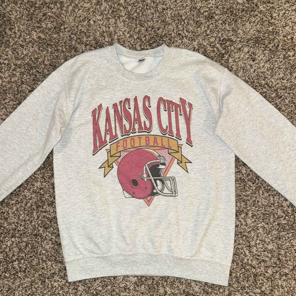 Kansas City Chiefs crewneck. Size small. Worn a couple times.
